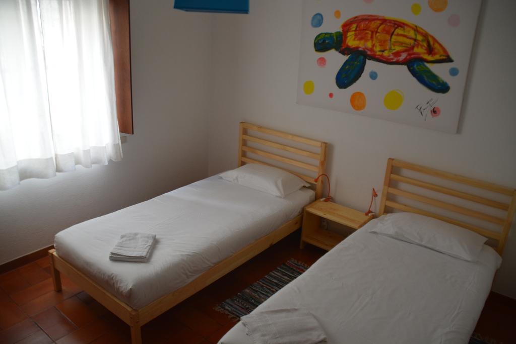 Allmar Hostel Sines Bagian luar foto